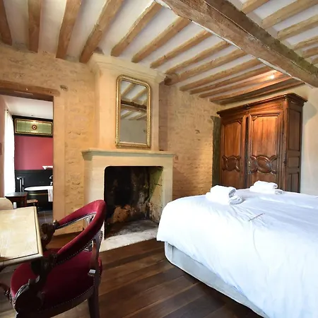 Luxurious Mansion In Castle Grounds In Holiday home Lantheuil