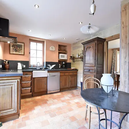 Luxurious Mansion In Castle Grounds In * Lantheuil