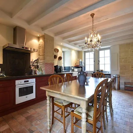 Luxurious Mansion In Castle Grounds In Holiday home Lantheuil