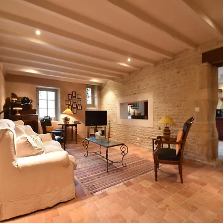 Luxurious Mansion In Castle Grounds In Holiday home Lantheuil