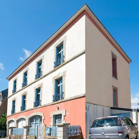 Luxurious Mansion In Castle Grounds In Lantheuil