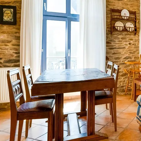 Дом отдыха Luxurious Mansion In Castle Grounds In *