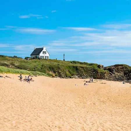 Luxurious Mansion In Castle Grounds In *