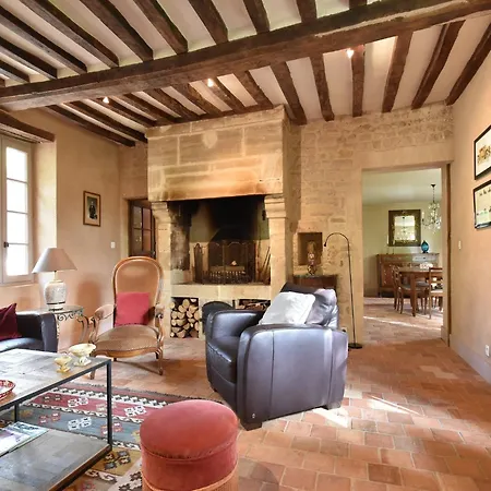 Luxurious Mansion In Castle Grounds In Lantheuil