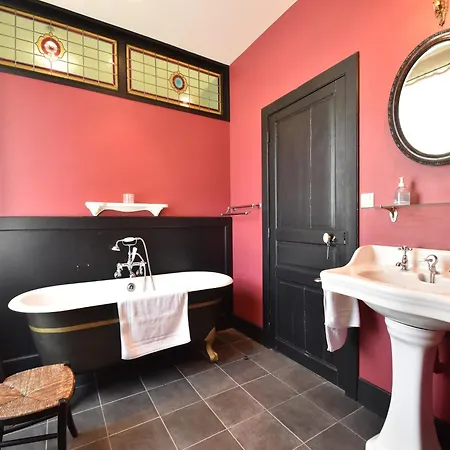 Σπίτι διακοπών Luxurious Mansion In Castle Grounds In