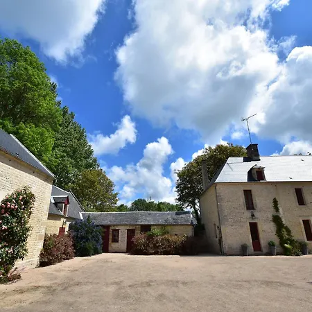 Luxurious Mansion In Castle Grounds In * Lantheuil