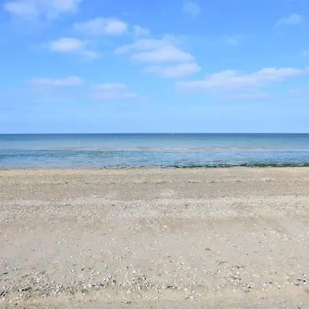 Luxurious Mansion In Castle Grounds In * Lantheuil