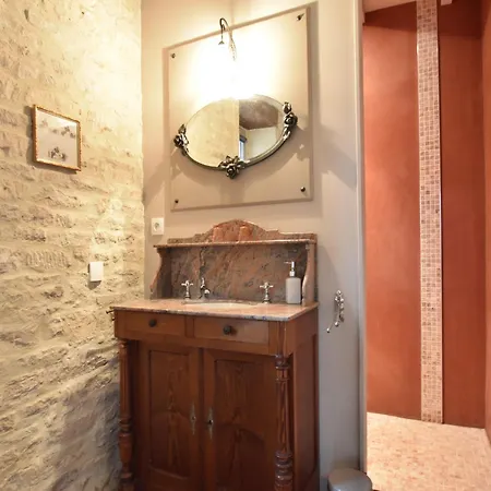 Дом отдыха Luxurious Mansion In Castle Grounds In *