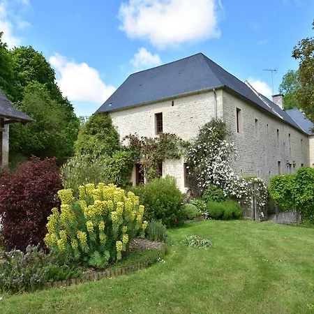 Luxurious Mansion In Castle Grounds In Lantheuil