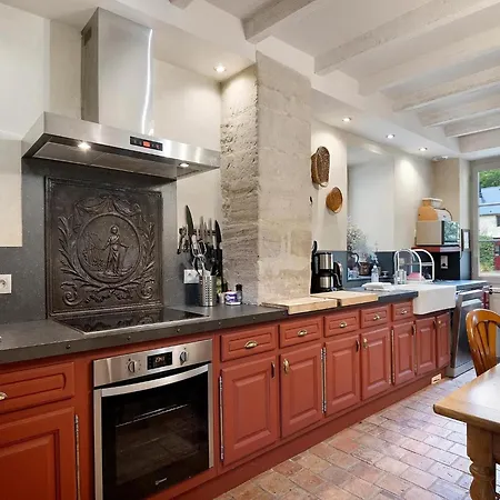 Luxurious Mansion In Castle Grounds In Nyaraló *