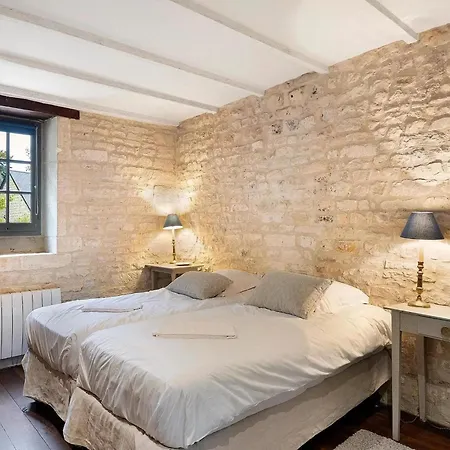 Luxurious Mansion In Castle Grounds In * Lantheuil