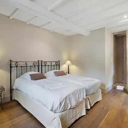Luxurious Mansion In Castle Grounds In Nyaraló *