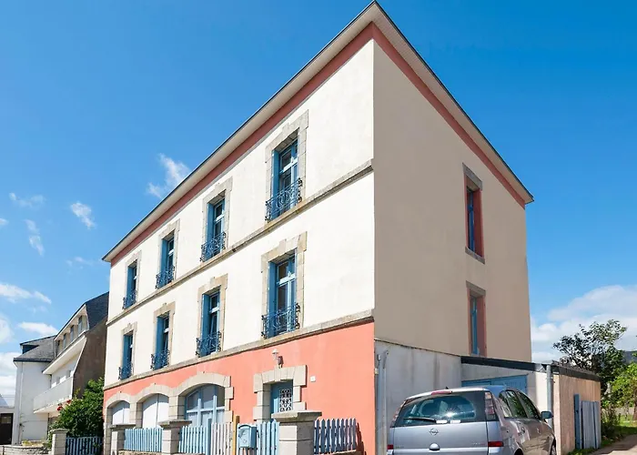 Luxurious Mansion In Castle Grounds In Lantheuil