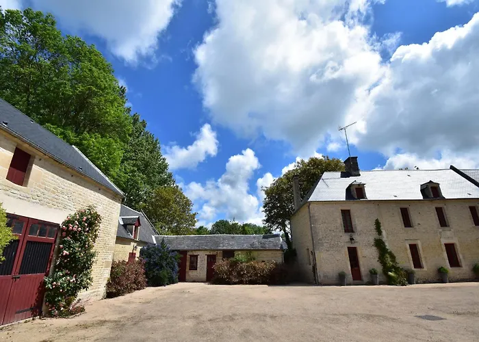 Luxurious Mansion In Castle Grounds In * Lantheuil