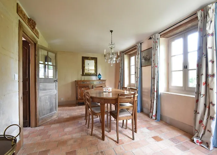 Holiday home Luxurious Mansion In Castle Grounds In Lantheuil