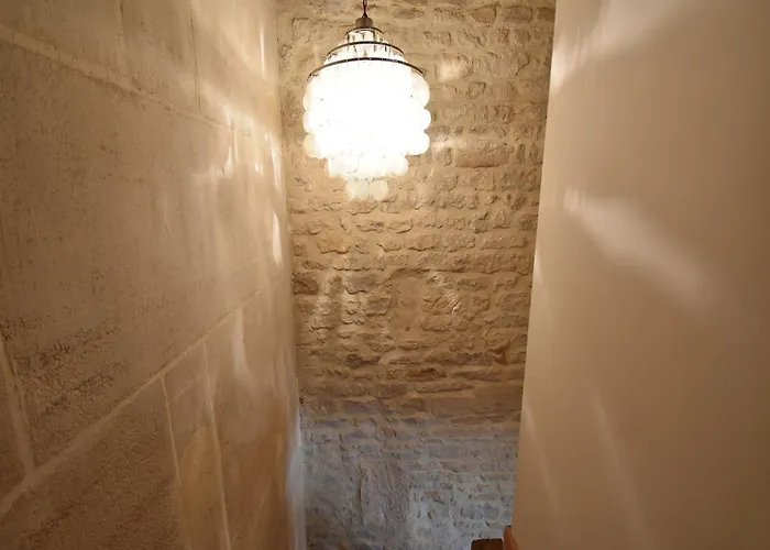 Holiday home Luxurious Mansion In Castle Grounds In Lantheuil