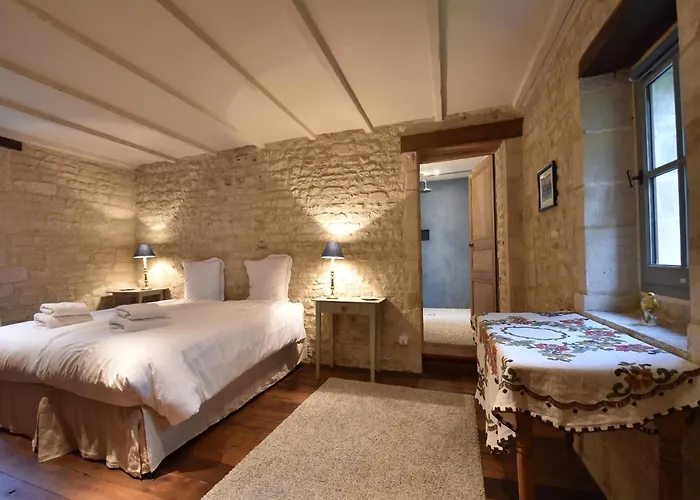 Luxurious Mansion In Castle Grounds In Lantheuil