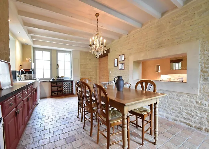 Luxurious Mansion In Castle Grounds In Lantheuil