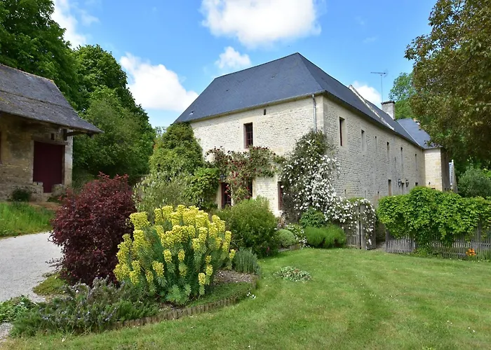 Luxurious Mansion In Castle Grounds In Lantheuil